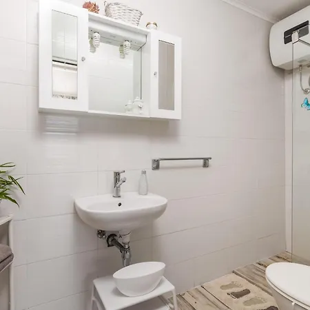 2 Bedroom Stunning In Krk Apartament