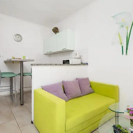 2 Bedroom Stunning In Krk Apartament